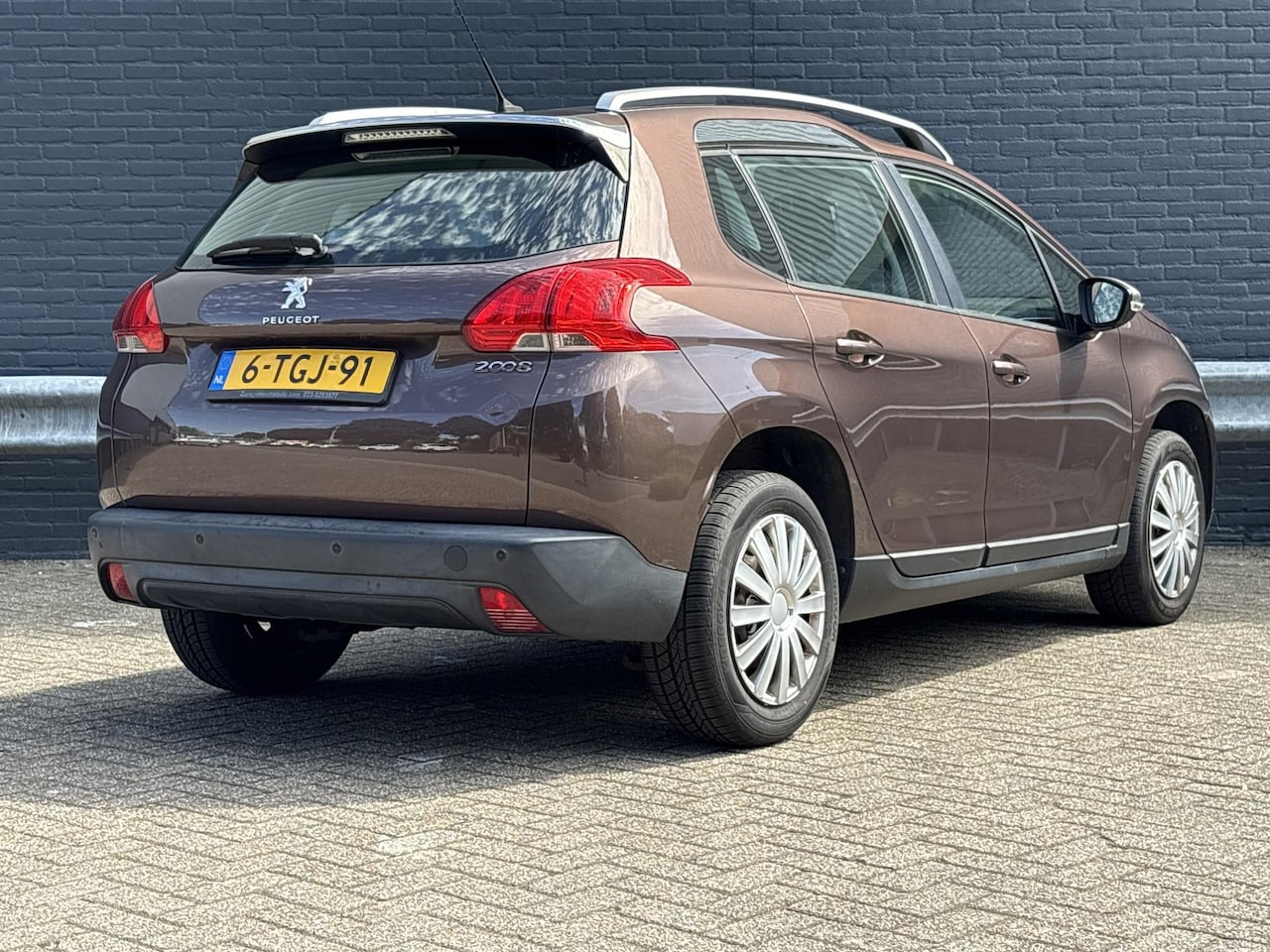 Peugeot 2008 - 1.2 VTi Active | Navi | Airco | Cruise - AutoWereld.nl