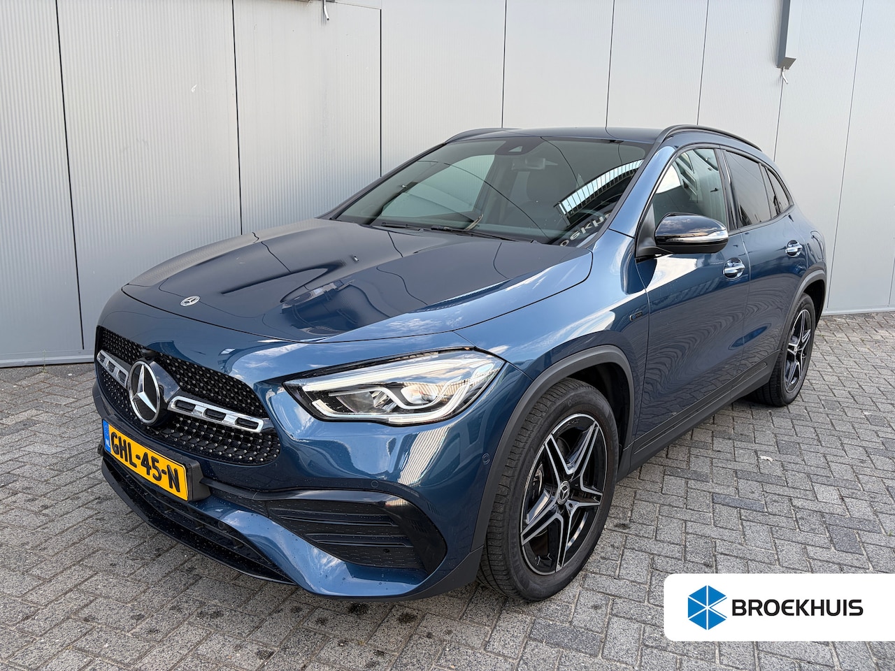 Mercedes-Benz GLA-Klasse - 250e 160pk AMG Line | Camera | 19-inch velgen | Handsfree achterklep | Climate control | N - AutoWereld.nl