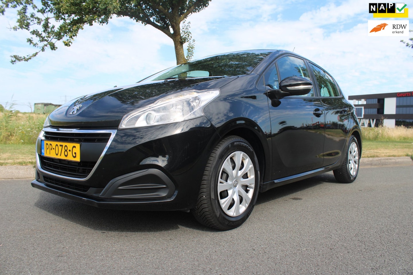 Peugeot 208 - 1.2 PureTech Active Airco , Navigatie - AutoWereld.nl
