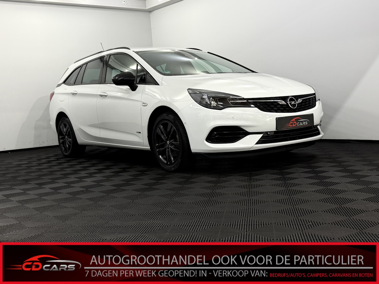 Opel Astra Sports Tourer - 1.2 Design & Tech Camera, Navi, Rijstrook correctie, A start stop, Lichtmetalen velgen, Cr - AutoWereld.nl