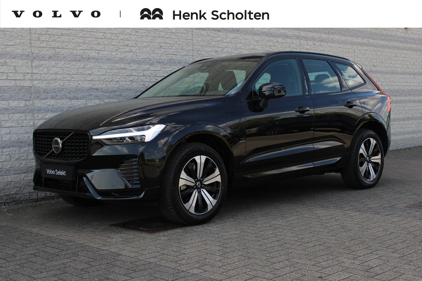 Volvo XC60 - T6 Plug-in hybrid AWD Plus Dark | Trekhaak | 360 graden camera | Verwarmbare voorstoelen s - AutoWereld.nl