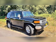 Toyota FJ Cruiser - 4.0 V6 Benzine Automaat Zwart 4WD
