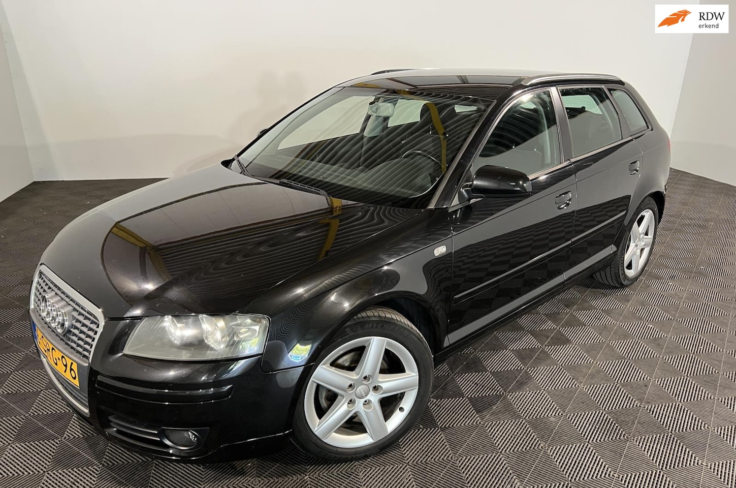Audi A3 Sportback - 2.0 FSI Attraction AIRCO 2 X SLEUTELS - AutoWereld.nl