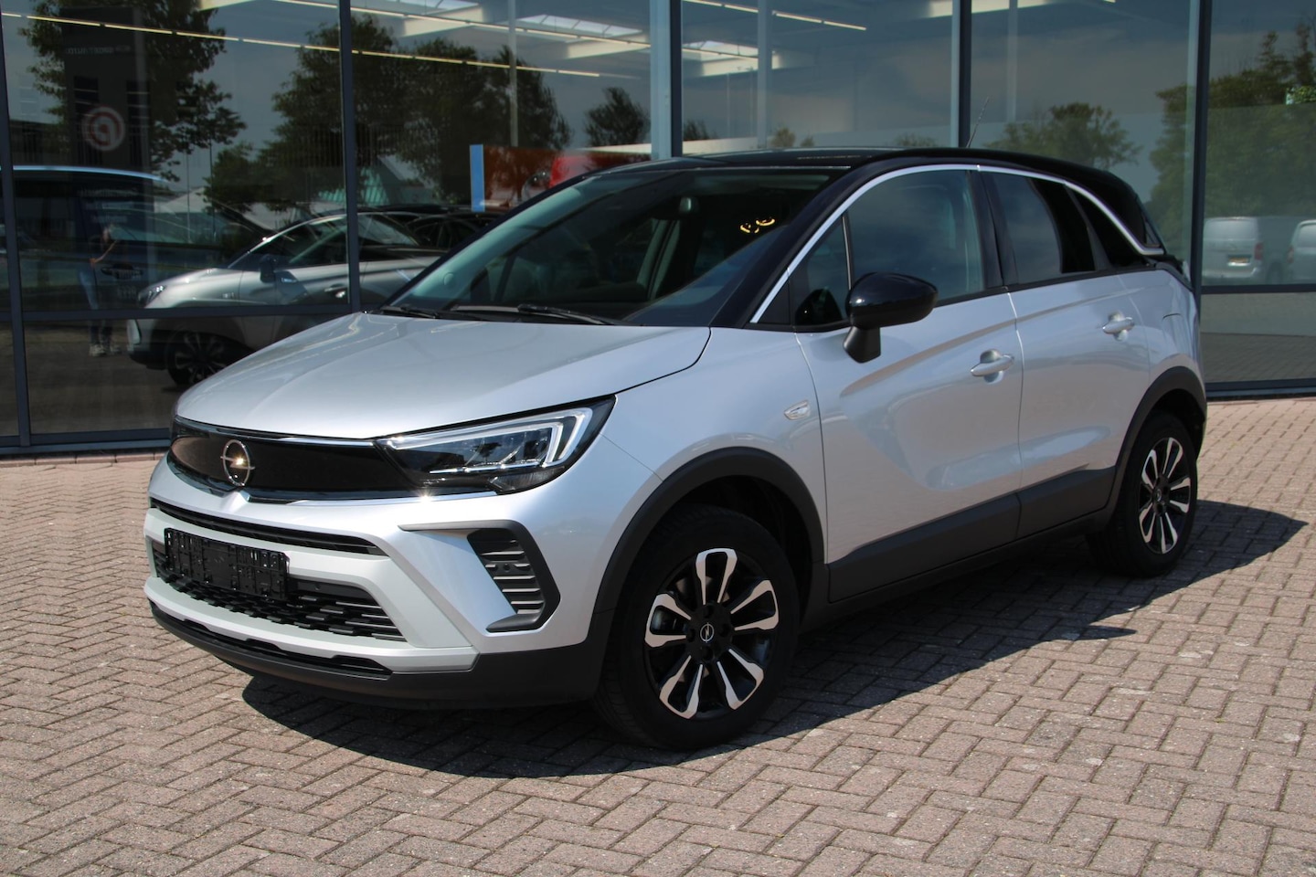 Opel Crossland - 1.2 Turbo 130pk Elegance Automaat Airco Navi Camera Carplay Nieuwstaat - AutoWereld.nl