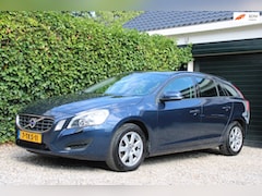 Volvo V60 - 1.6 T3 | Dealeronderhouden | Stoelverwarming | PDC V+A | Navi