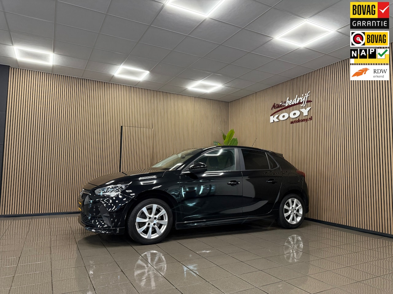 Opel Corsa - 1.2 Edition * Stoel-Stuurverwarming / LED / Navigatie / LM Velgen / NL Auto * - AutoWereld.nl