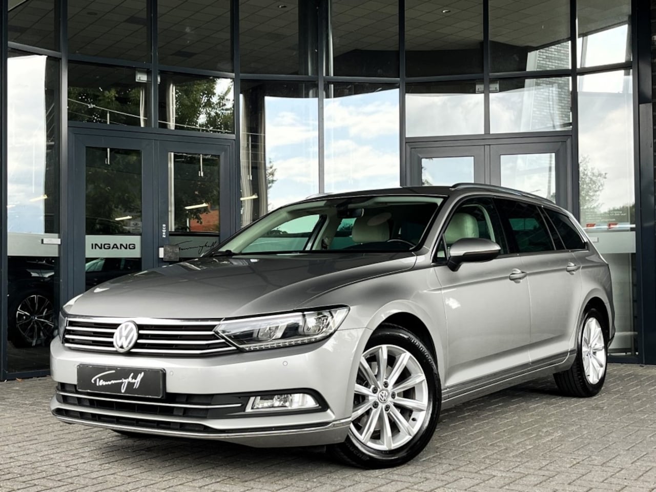 Volkswagen Passat Variant - 1.6 TDI HIGHLINE - LEDER - NAVI - AFN. TREKH. - ORG. NL. - AutoWereld.nl