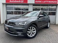 Volkswagen Tiguan - 1.4TSI 150PK DSG Highline Virtual Full-Led ACC Keyless Navi Trekhaak