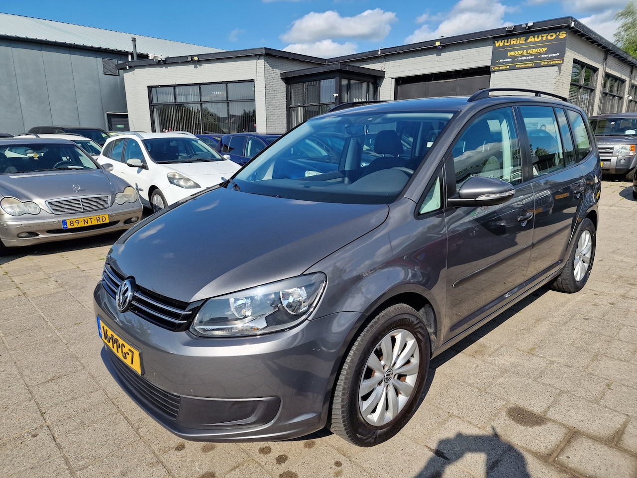 Volkswagen Touran - 1.2 TSI Trendline Bluemotion 7p. 1.2 TSI Trendline Bluemotion 7p/ Apk 17-07-2027 - AutoWereld.nl