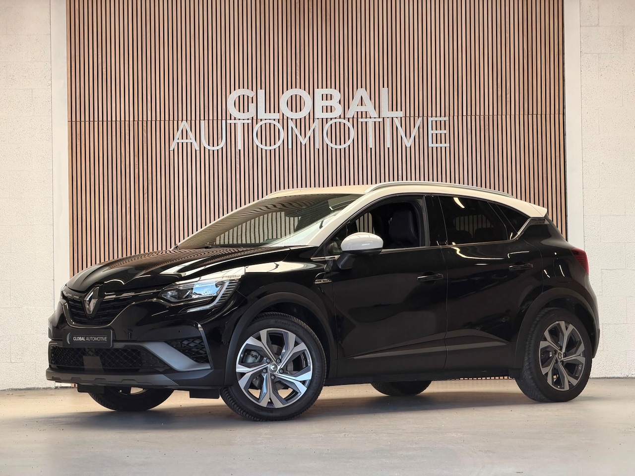 Renault Captur - 1.6 E-Tech Plug-In Hybrid 160 R.S. Line - PANORAMADAK - ALCANTARA - AutoWereld.nl