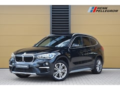 BMW X1 - sDrive20i Orange Edition III * Trekhaak * Schuifdak * Head-up * LED * Stuurverwarming