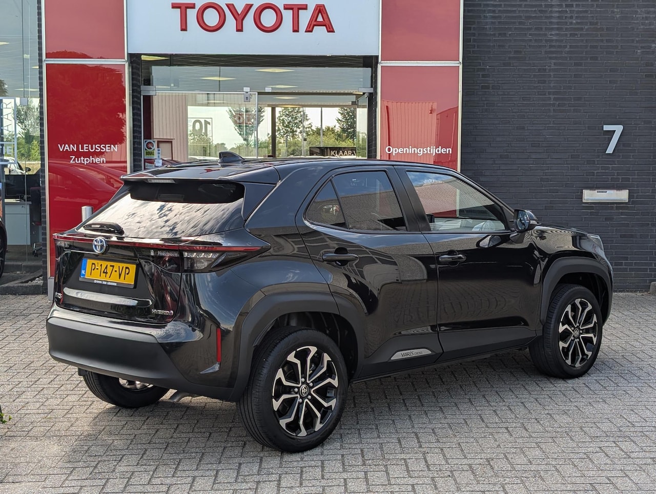 Toyota Yaris Cross - 1.5 Hybrid First Edition CLIMA ADAPTIVE CRUISE APPLE ANDROID CAMERA - AutoWereld.nl
