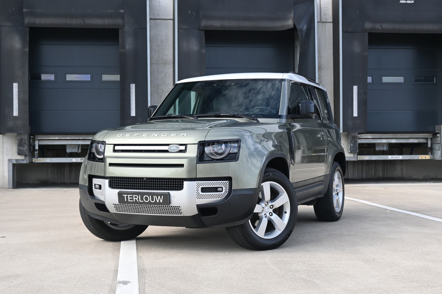 Land Rover Defender 90 - 2.0 P300 90 HSE 2.0 P300 90 HSE - AutoWereld.nl