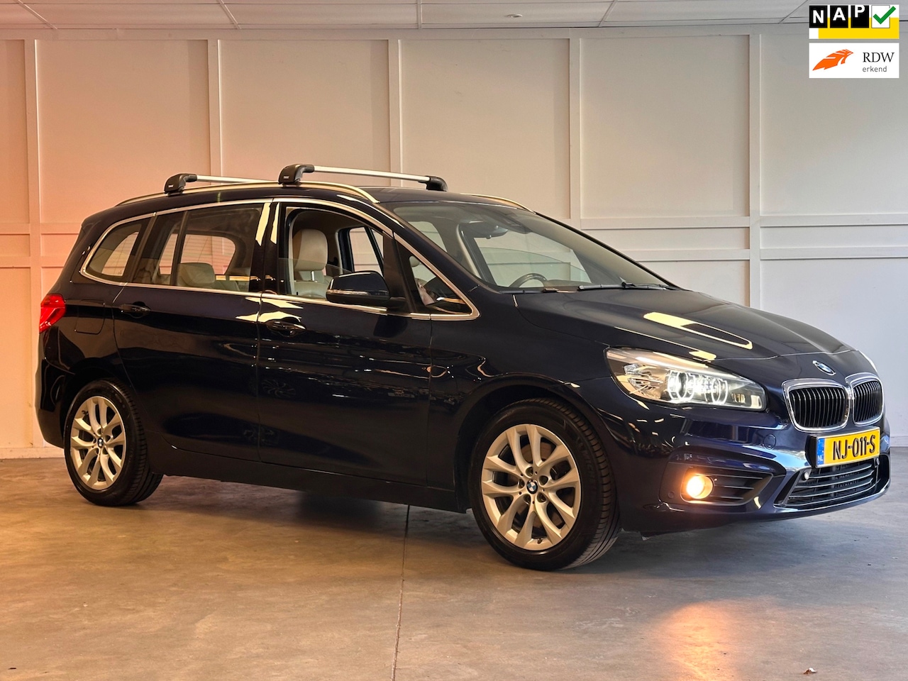 BMW 2-serie Gran Tourer - 220i Centennial Executive / Automaat / Leer / Cruise - AutoWereld.nl