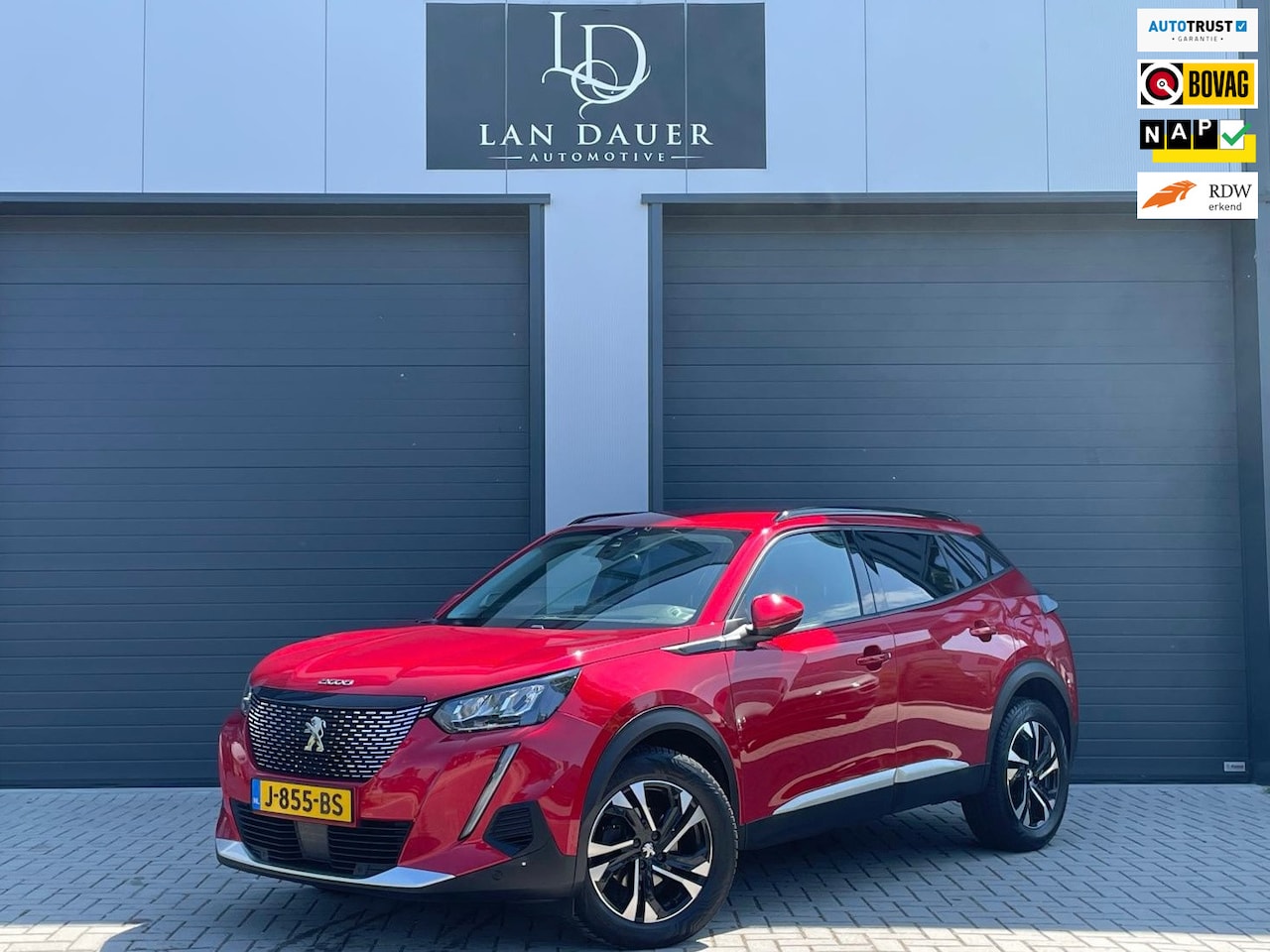 Peugeot 2008 - 1.2 PureTech Allure /AUTOMAAT / NAP / 3D SCHERM - AutoWereld.nl