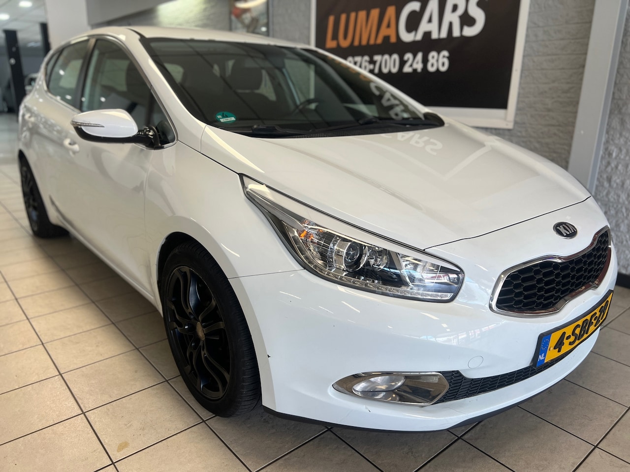 Kia Cee'd - 1.6 GDI 20th Anniversary | Carplay |Cruise | 135pk - AutoWereld.nl