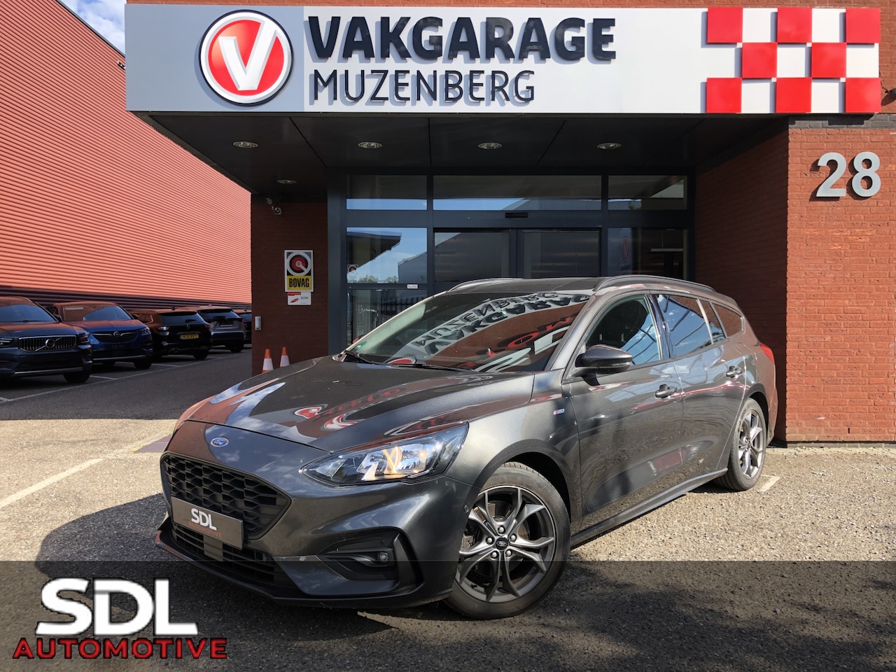 Ford Focus Wagon - 1.5 EcoBoost ST Line // AFN. TREKHAAK // KEYLESS // WINTERPACK // CAMERA+SENSOREN // NAVI+ - AutoWereld.nl
