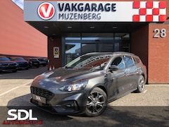 Ford Focus Wagon - 1.5 EcoBoost ST Line // AFN. TREKHAAK // KEYLESS // WINTERPACK // CAMERA+SENSOREN // NAVI+