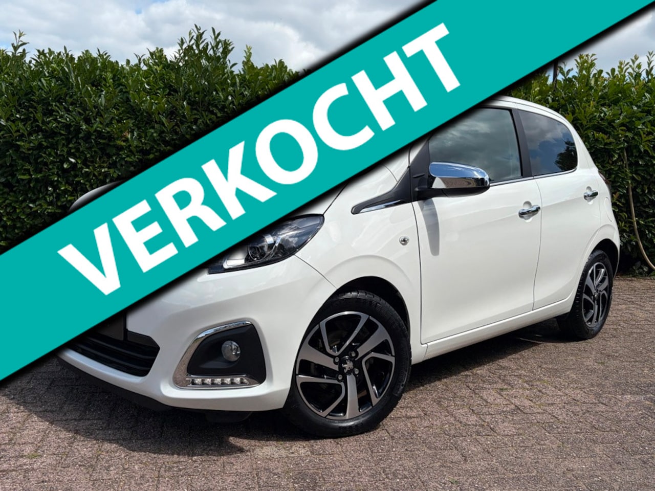 Peugeot 108 - 1.0 e-VTi Allure Automaat / unieke km-stand / led / 2019 - AutoWereld.nl