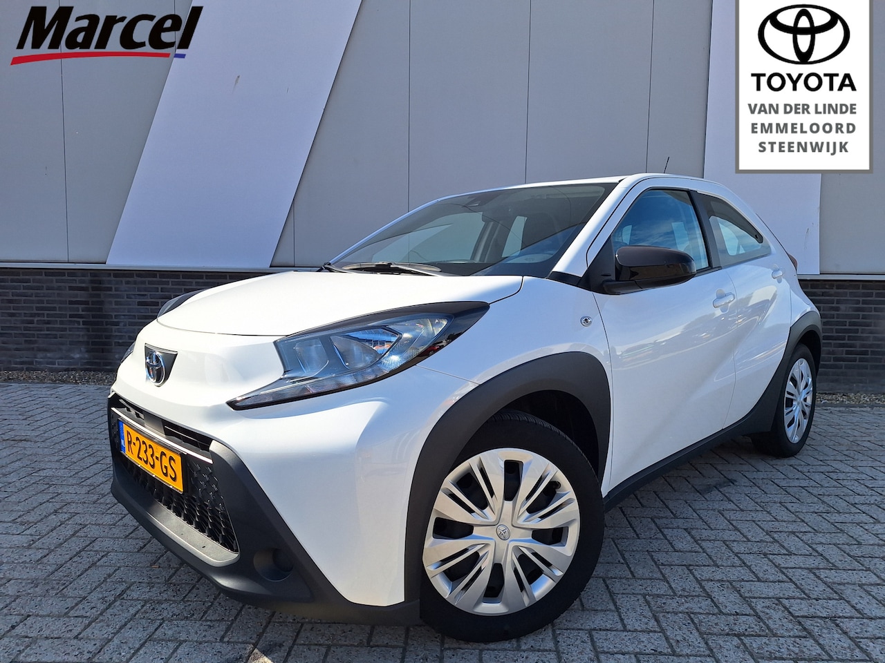 Toyota Aygo X - 1.0 VVT-i MT Play Ad. Cruise-Control Airco Achteruitrijcamera Apple/Android auto - AutoWereld.nl
