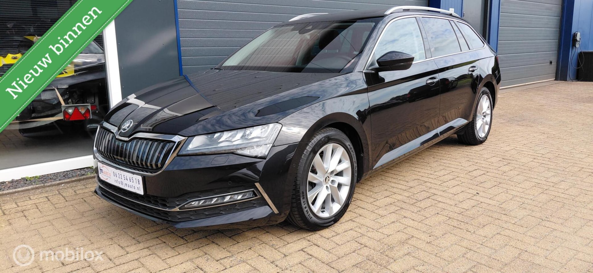 Skoda Superb Combi - 1.4 TSI iV Business Edition 1.4 TSI iV Business Edition,Pano,Leer,Camera,Trekhaak - AutoWereld.nl