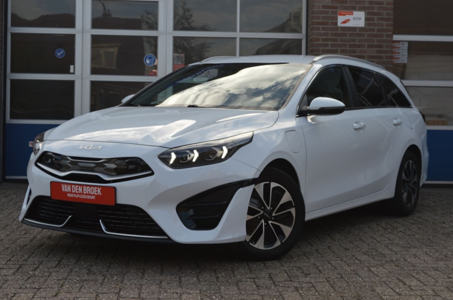 Kia Cee'd Sportswagon - Ceed 1.6 GDI PHEV | CAMERA - 1e EIG - AutoWereld.nl