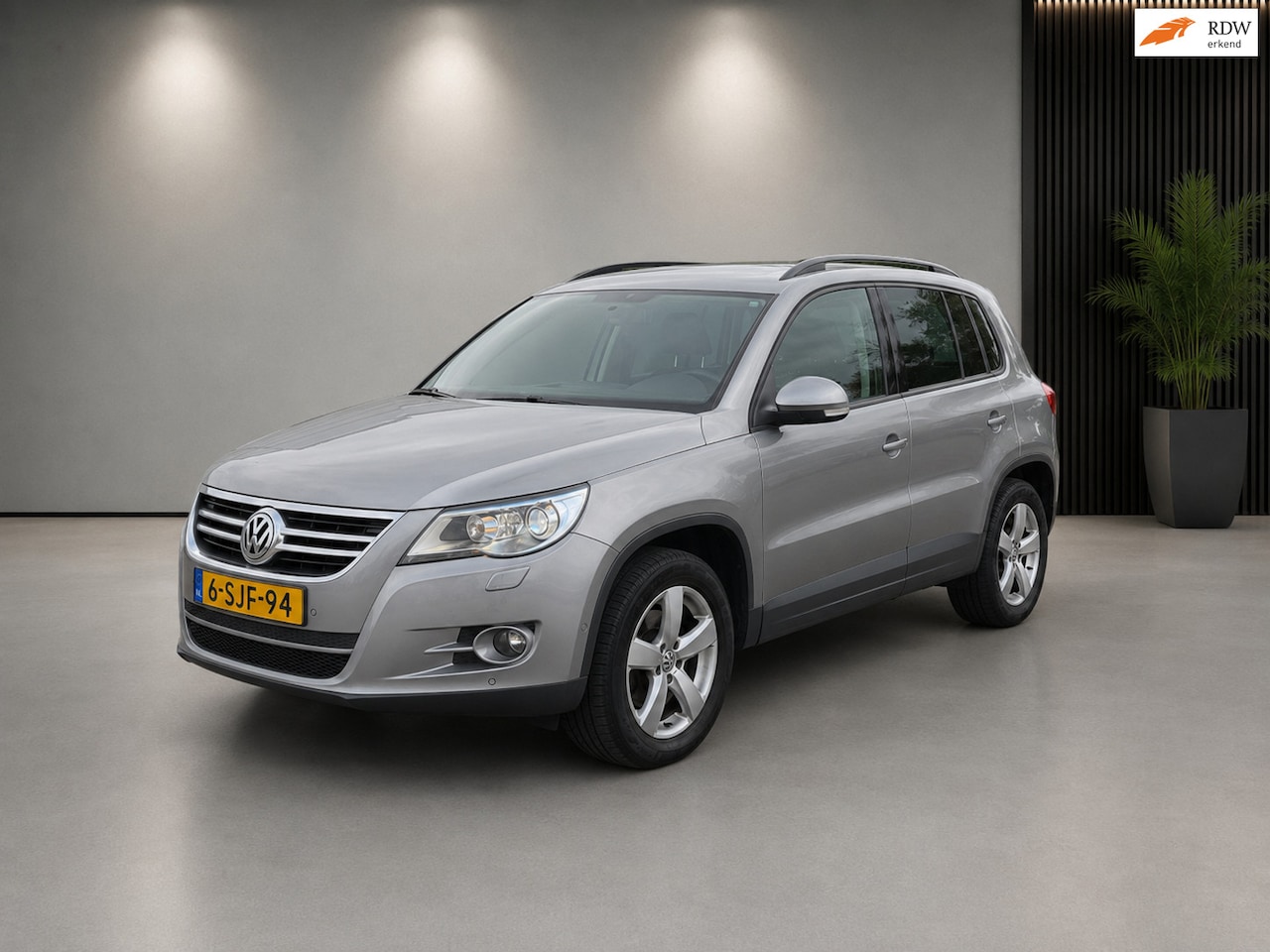 Volkswagen Tiguan - 1.4 TSI Sport&Style Volkswagen Tiguan 1.4 TSI – Beige Leder|Panoramadak|Trekhaak|Lees teks - AutoWereld.nl