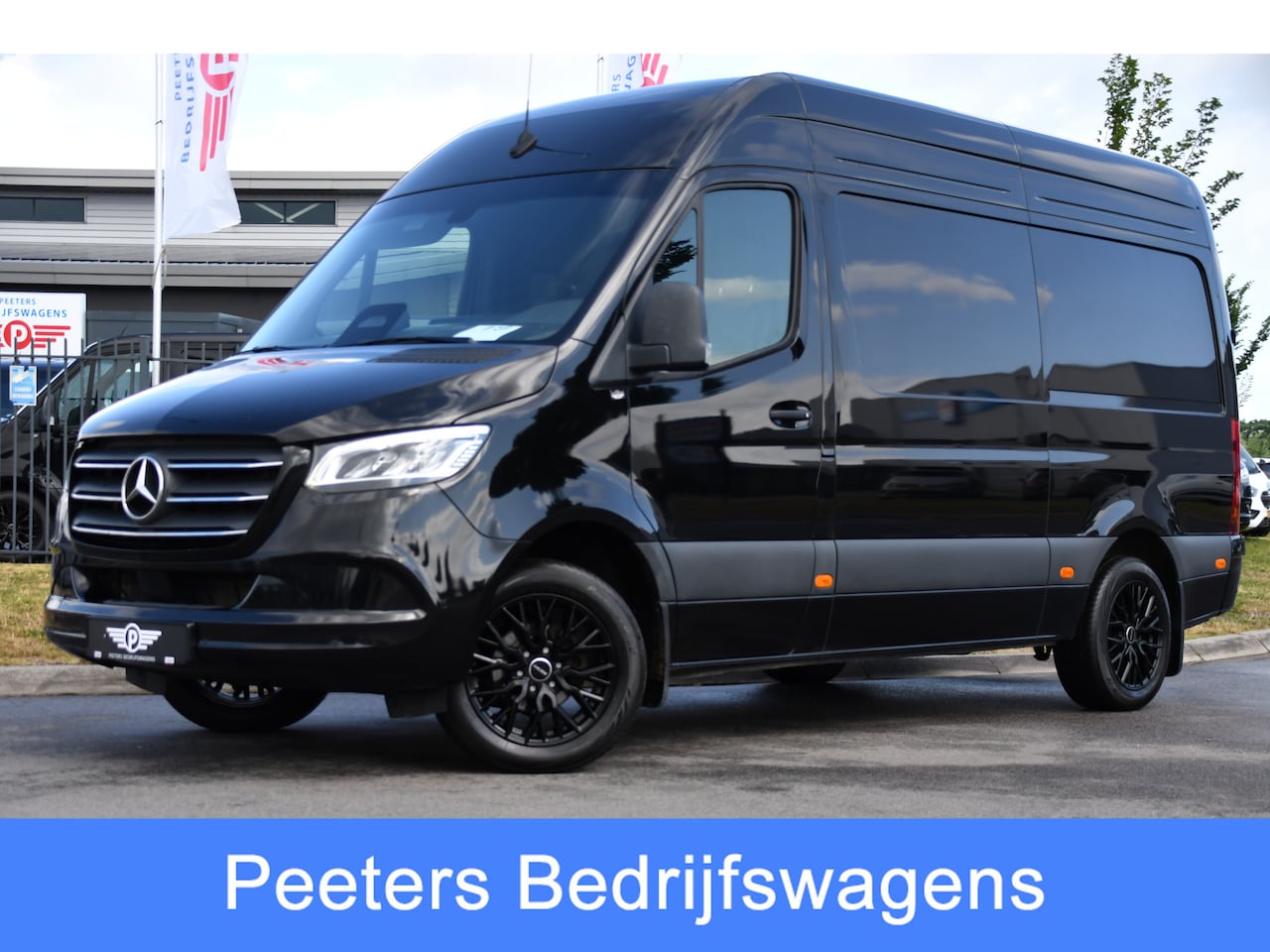 Mercedes-Benz Sprinter - 319 1.9 CDI L2H2 Pro Black Edition FACELIFT! Adaptieve Cruise, luchtvering, Camera, LED, 1 - AutoWereld.nl