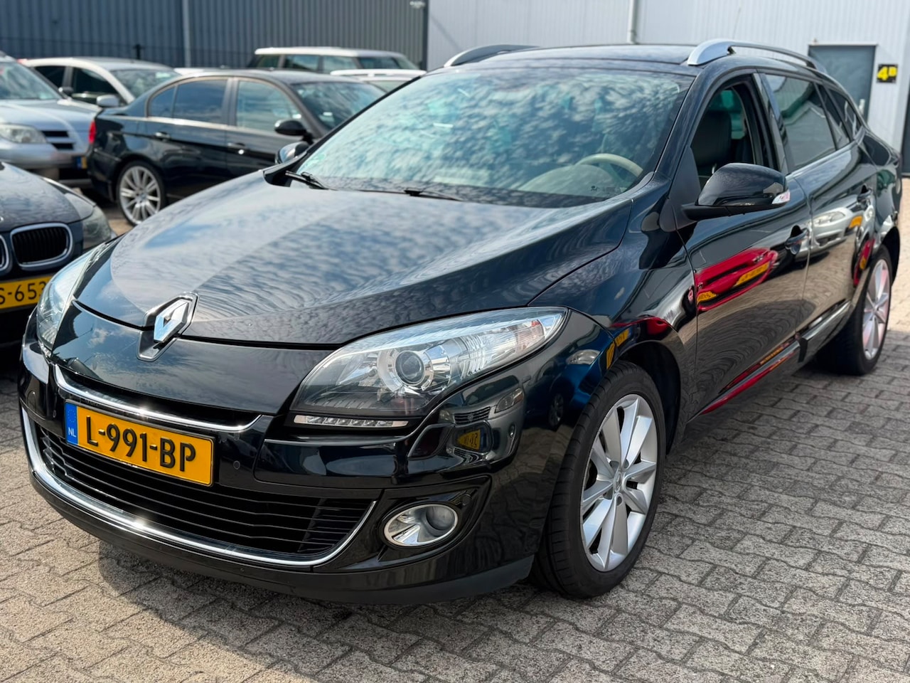Renault Mégane Estate - 2.0 Bose 2012 Zwart Automaat 119.000 KM ! - AutoWereld.nl