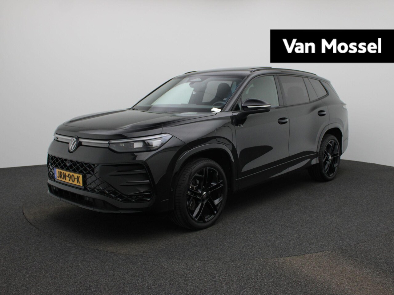 Volkswagen Tayron - 1.5 eHybrid R-Line Edition 204 PK| Origineel Nederlands | 1e Eigenaar | Panoramadak | Trek - AutoWereld.nl