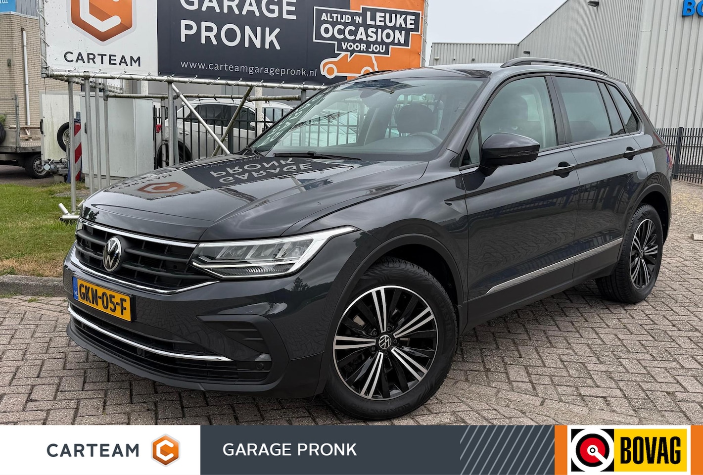 Volkswagen Tiguan - 1.5 TSI CAMERA/TREKHAAK/CARPLAY/STUURVERW - AutoWereld.nl