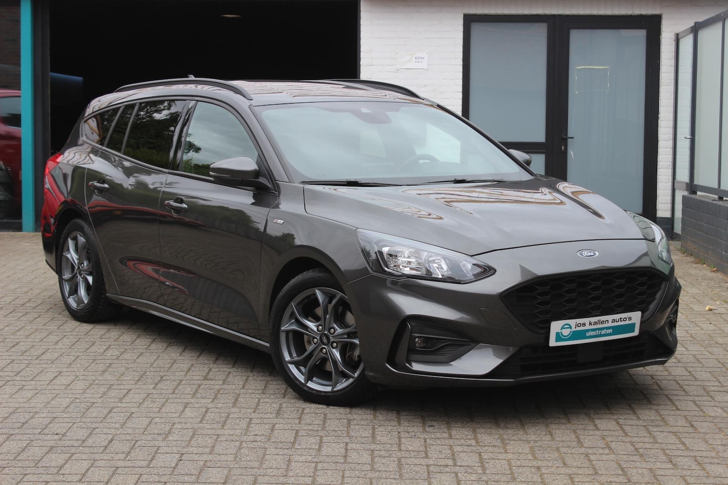 Ford Focus Wagon - 1.5 EcoBoost ST Line Keyless Pack|Navigatie/Carplay|PDC|All Season|LED - AutoWereld.nl