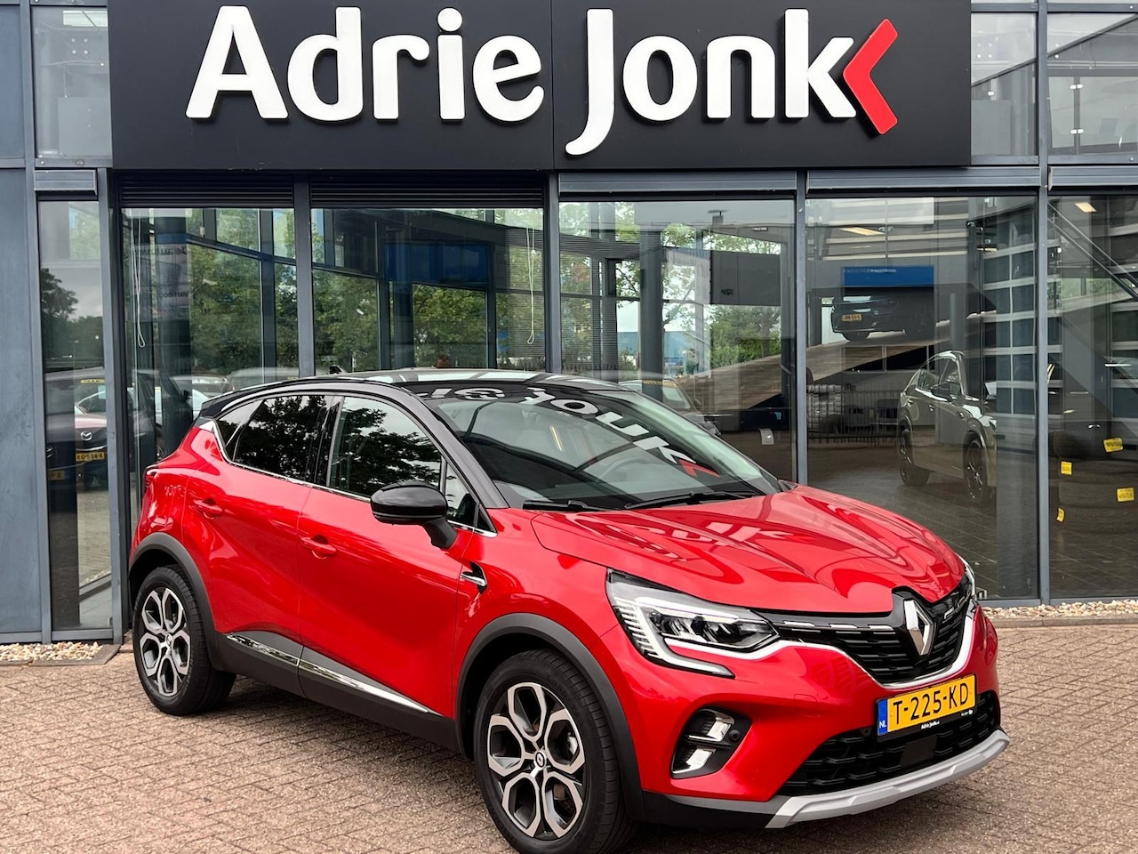 Renault Captur - 1.0 TCe 90 techno | A.CAMERA | NAVIGATIE | APPLE CARPLAY/ANDROID AUTO | PARKEERSENSOREN V+ - AutoWereld.nl