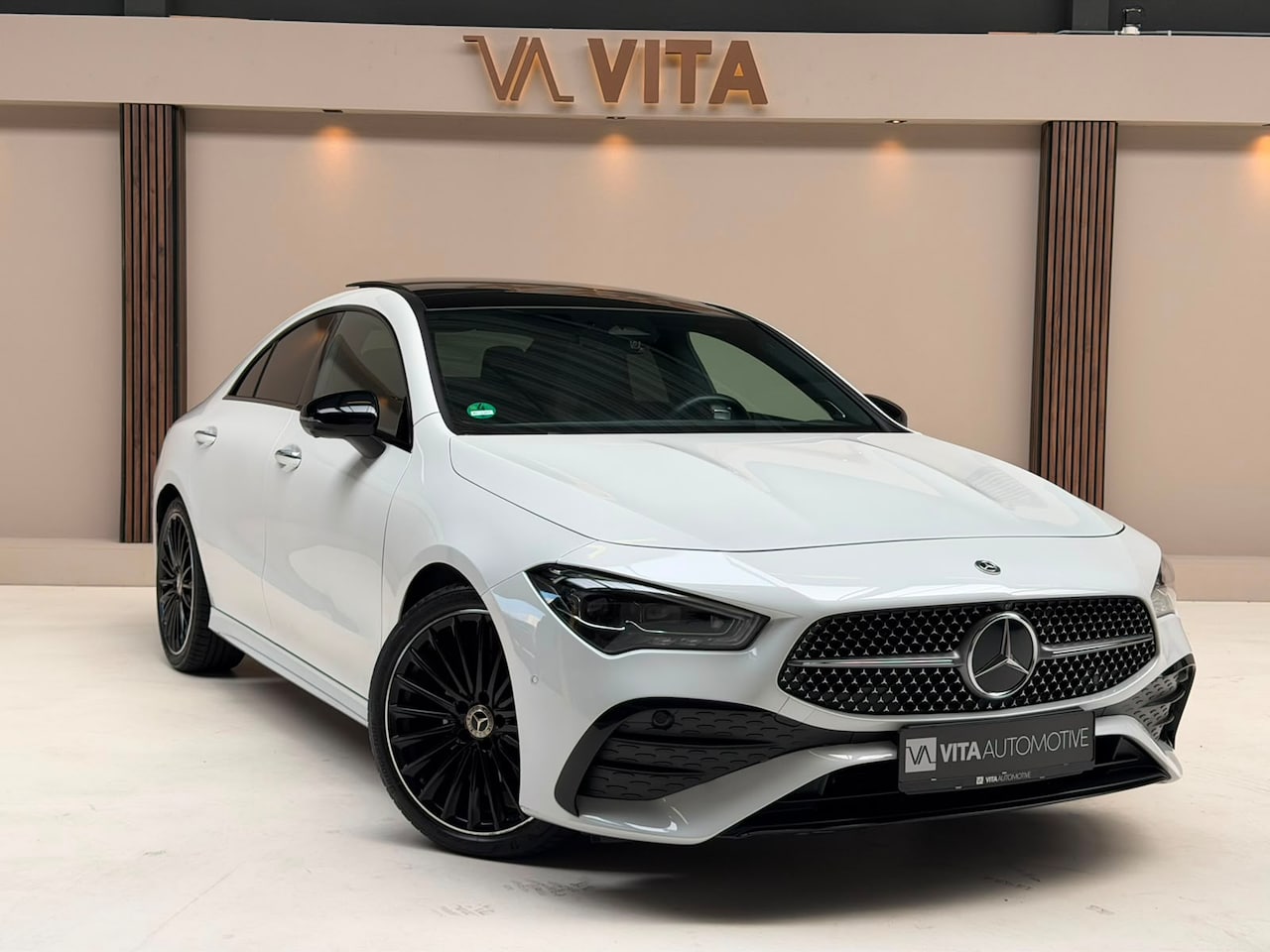 Mercedes-Benz CLA-Klasse - 180 Star Edition AMG Line Plus Pano|HUD|Burmester|Keyless|360camera|ACC|Sfeerverlivhting|D - AutoWereld.nl
