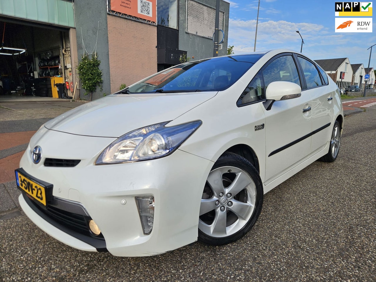 Toyota Prius - 1.8 Plug-in Dynamic Business GARANTIE - AutoWereld.nl