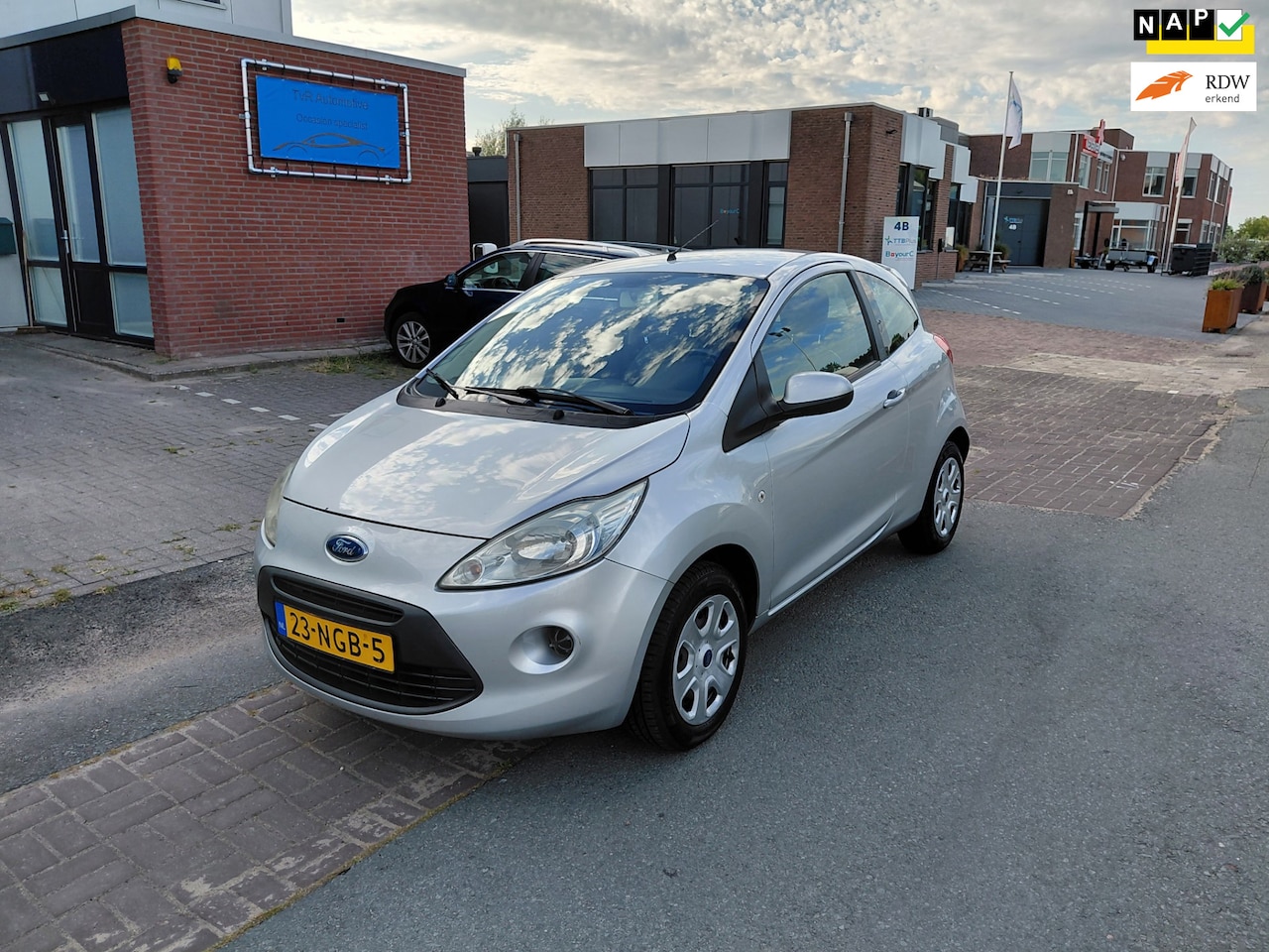 Ford Ka - 1.2 Cool&Sound Airco Cv El ramen - AutoWereld.nl