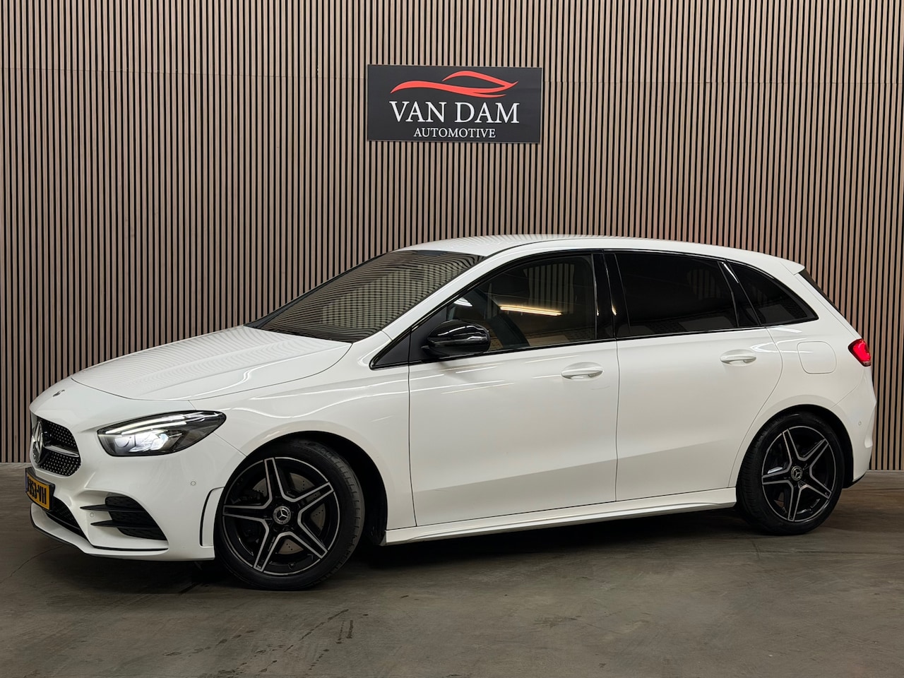 Mercedes-Benz B-klasse - 250 Edition1 AMG-Pakket 2019 LED CAMERA - AutoWereld.nl