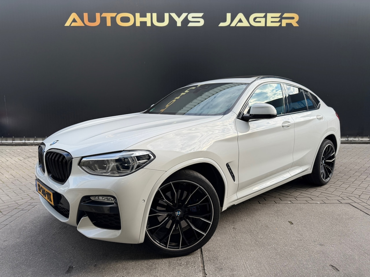 BMW X4 - XDrive30i High Executive M-Sport hud Pano Leer Carplay Camera - AutoWereld.nl
