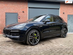 Porsche Cayenne - 3.0 E-Hybrid l Bomvol l PDLS l Sport Chrono l Sport Design l Massagestoelen l Akrapovic