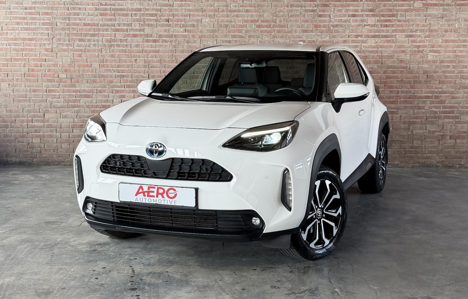 Toyota Yaris Cross - 1.5 Hybrid Team D. Winter Pakket / Safety Pakket / Trekhaak Afneembaar  / PDC voor-achter - AutoWereld.nl