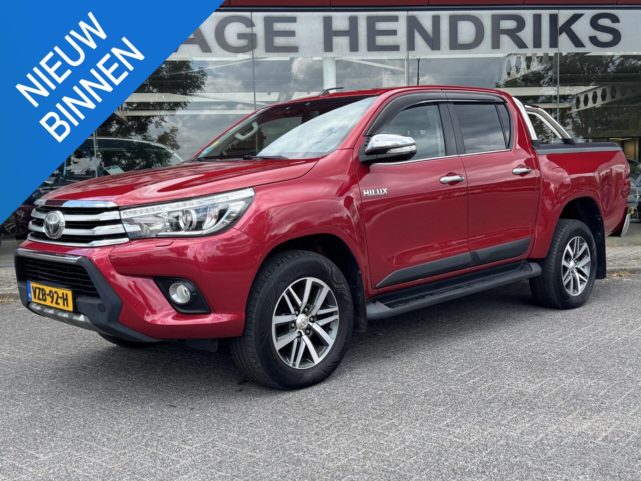 Toyota HiLux - 2.4 D-4D-F Double Cab 5 Pers. Executive | Trekhaak 3200KG | camera | Dab+ | Navi | 4WD | L - AutoWereld.nl