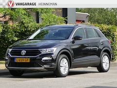 Volkswagen T-Roc - 1.5 TSI AUTOMAAT | verwarmd stuur | Apple Carplay / Android auto | trekhaak