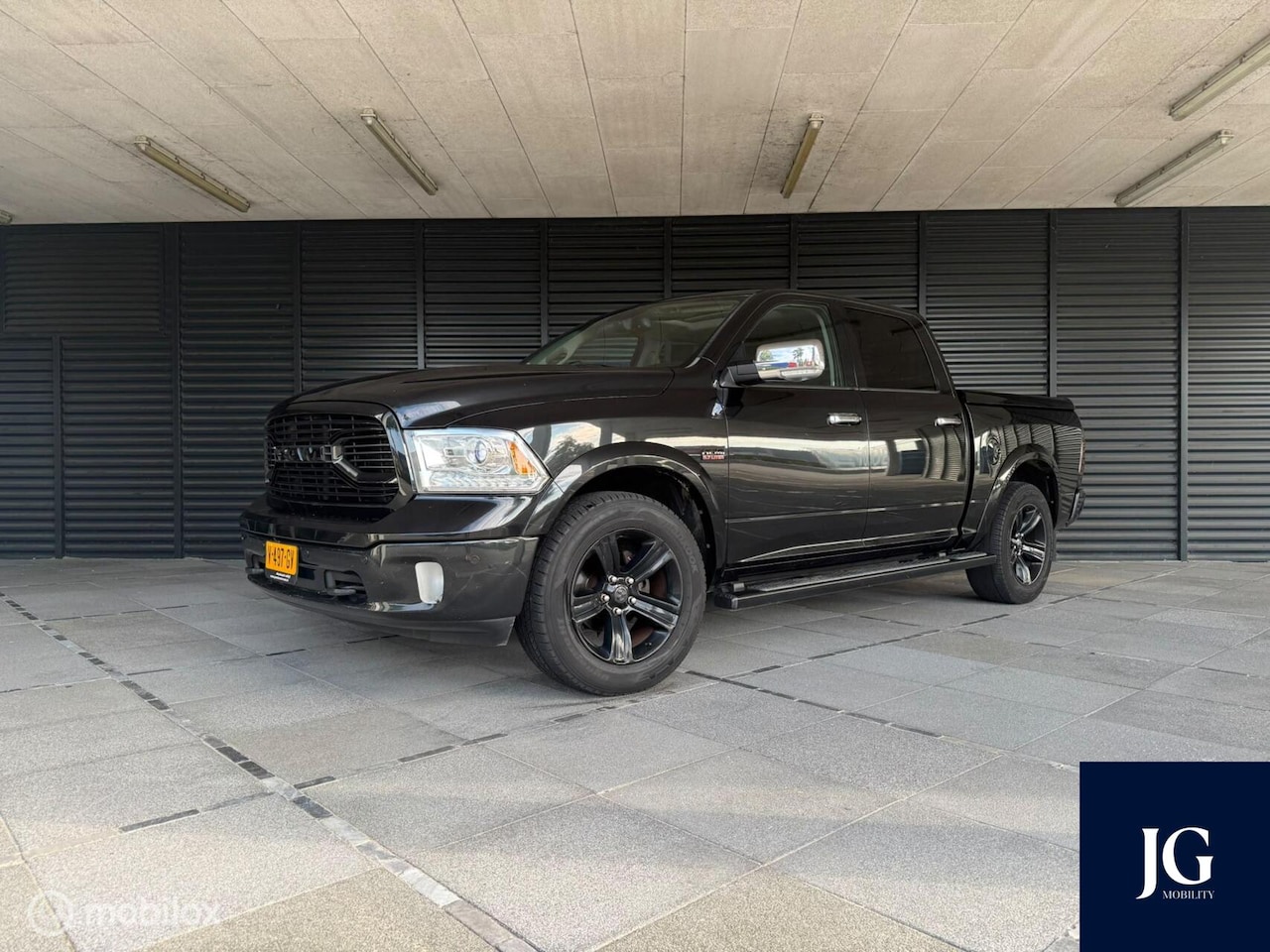 Dodge Ram 1500 - 5.7 V8 Crew Cab 5'7 5.7 V8 Crew Cab 5'7 - AutoWereld.nl