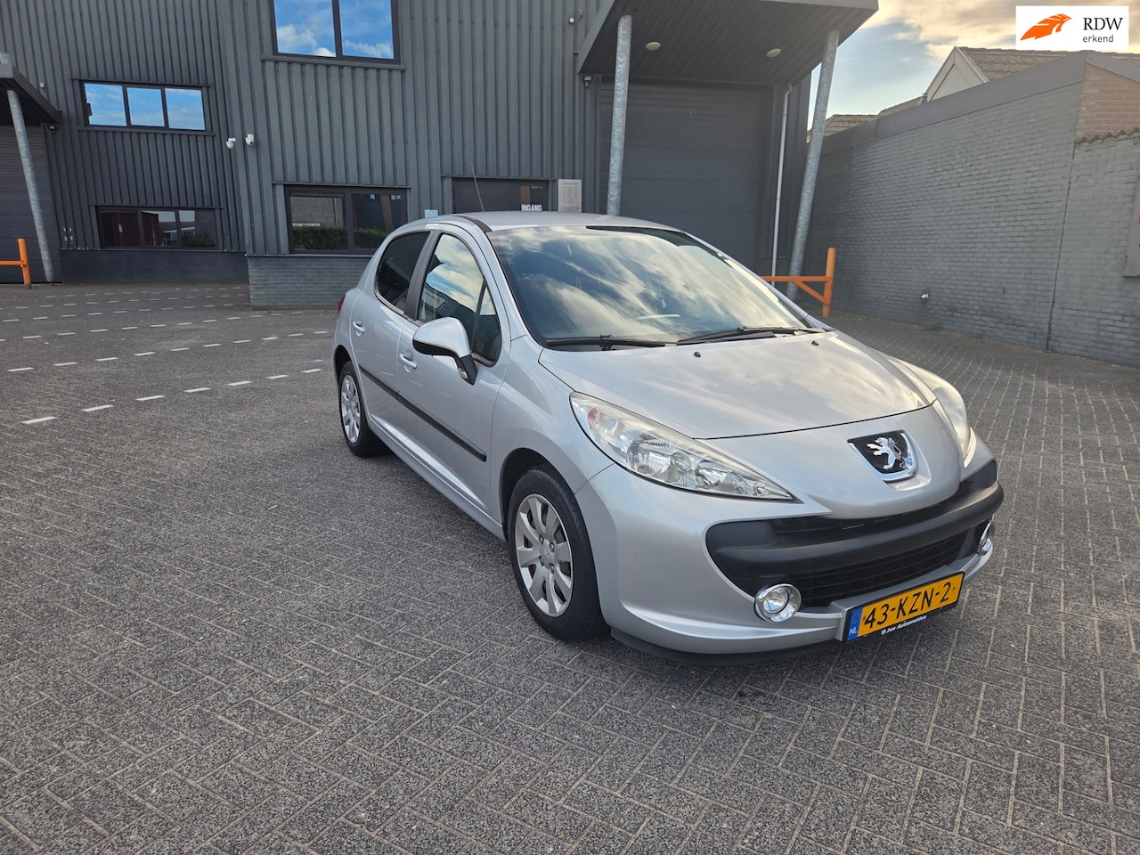 Peugeot 207 - 1.4-16V X-line LAGE KM! Airco AUTOMAAT - AutoWereld.nl