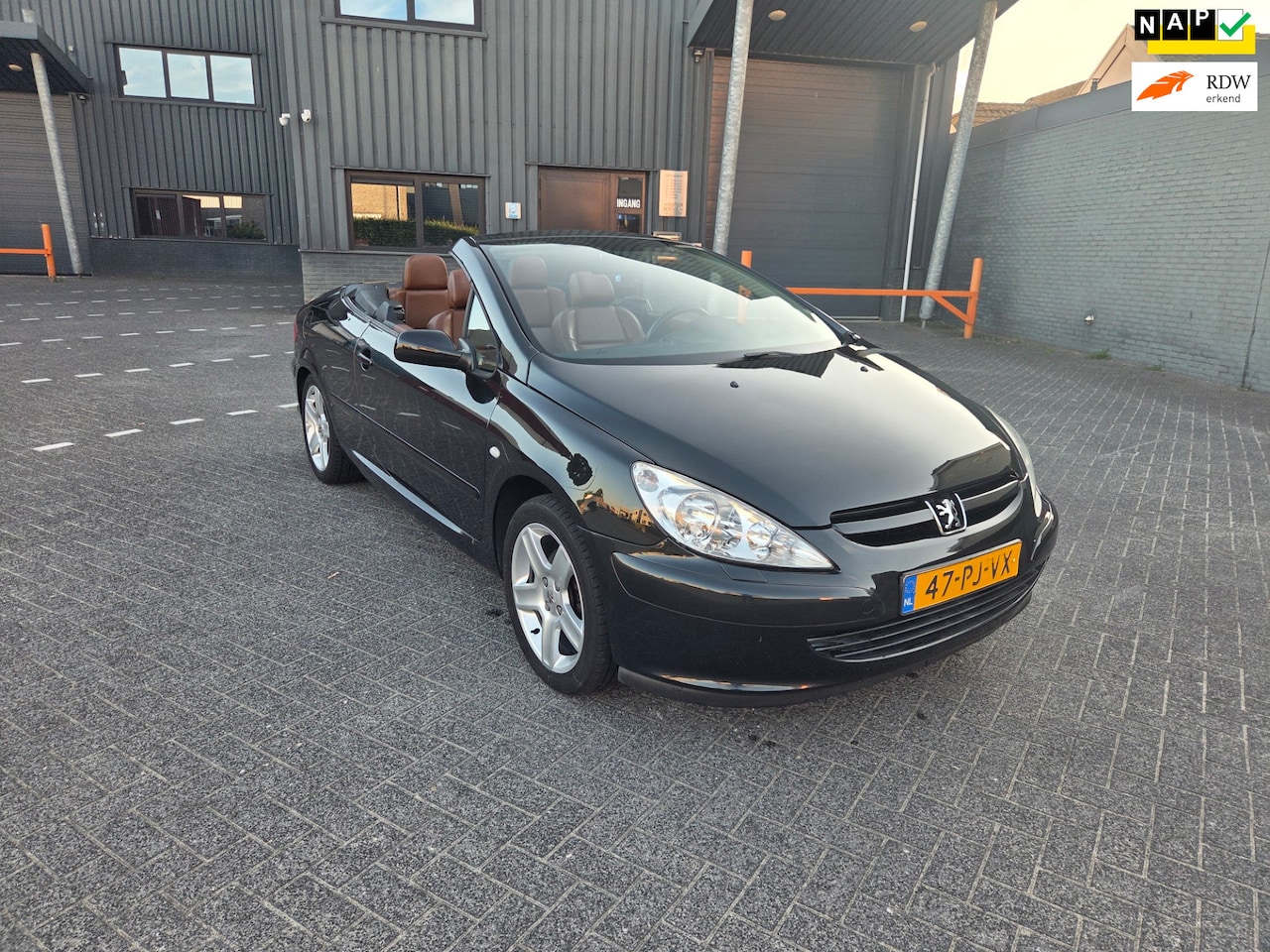 Peugeot 307 CC - 2.0-16V NAP! Airco Leer Trekhaak Stoelvw Cruise - AutoWereld.nl