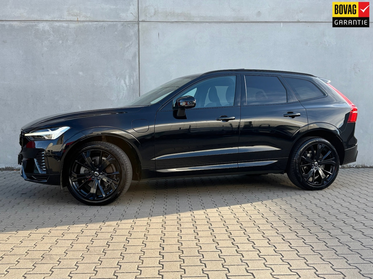 Volvo XC60 - 2.0 T8 Plug-in hybrid AWD Ultimate Black Edition | 12 maanden garantie - AutoWereld.nl