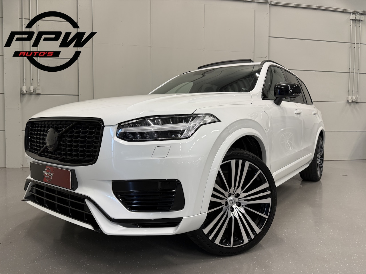 Volvo XC90 - T8 Recharge AWD R-Design PANO/TREKHAAK/HEAD-UP/22"/H&K/MEMORY/ALCANTARA-LEER/360CAMERA/ACC - AutoWereld.nl