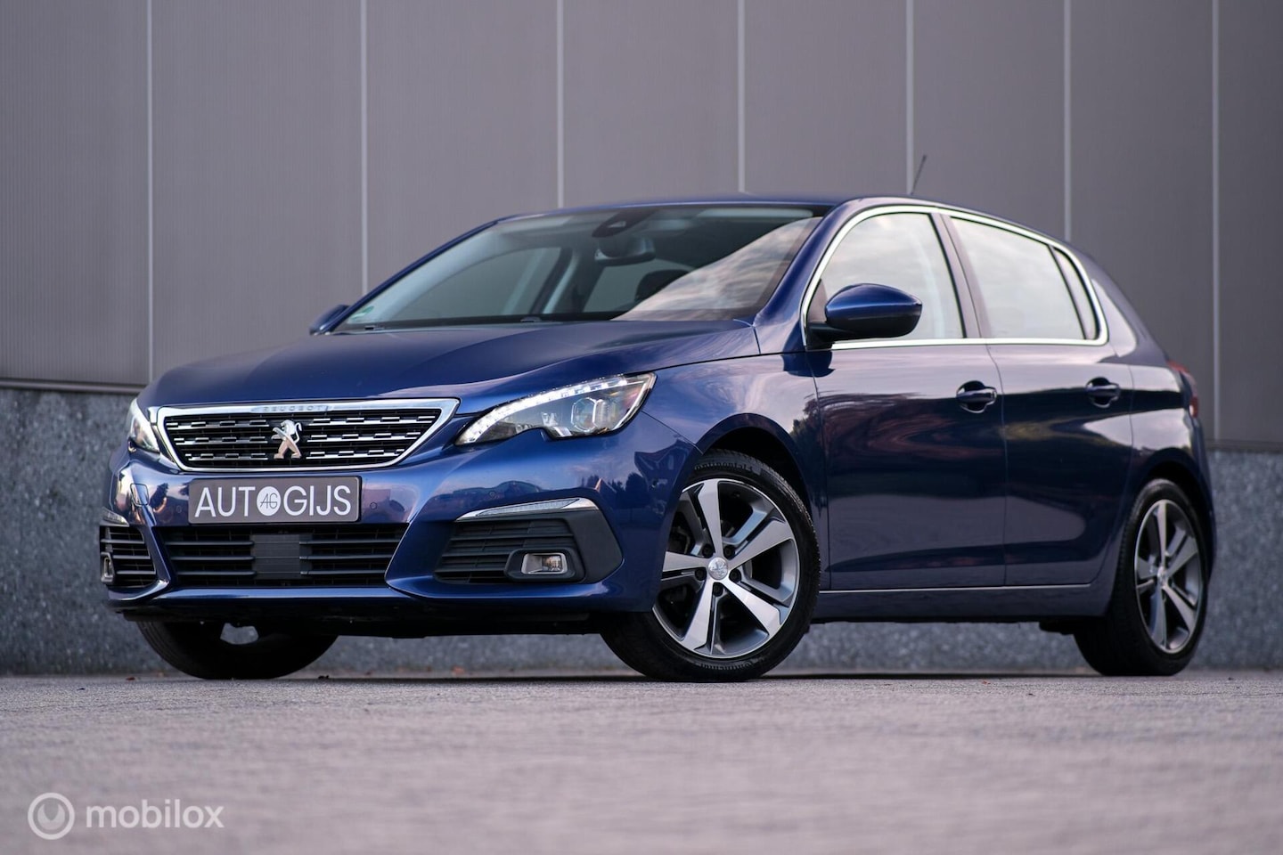 Peugeot 308 - 1.2 PureTech Allure | Automaat | LED | Trekhaak | NL auto NAP | A-Z onderhouden | Distribu - AutoWereld.nl