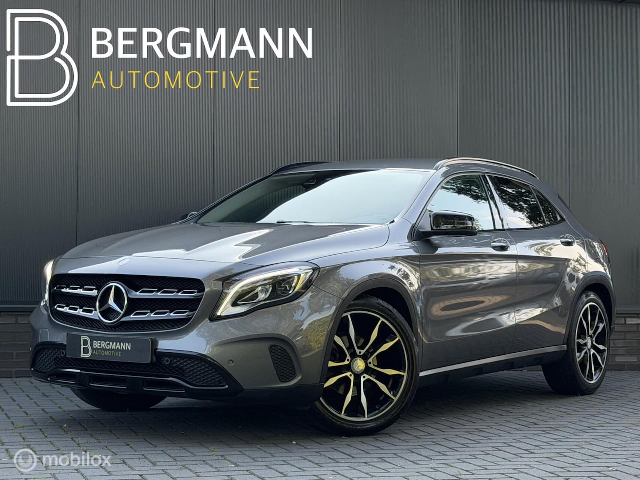 Mercedes-Benz GLA-Klasse - 180 Urban|Night|19”|Camera|Trekh.|Cruise - AutoWereld.nl