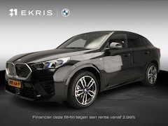 BMW iX2 - eDrive20 | M-Sportpakket | LED | Navigatie | Sportstoelen | Elektr. zetels | Keyles go | D